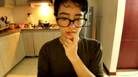 Lunna online show from June 8, 1:11 am