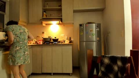 Lunna online show from April 18, 2:13 am