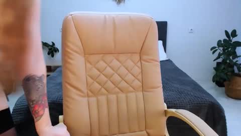 petitefleurx online show from November 15, 4:36 am