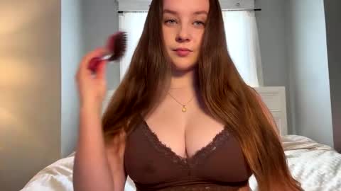 Bella online show from March 18, 6:03 pm