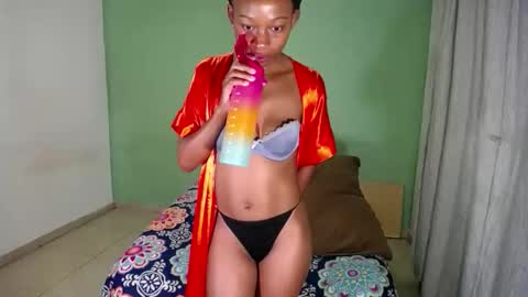 petitesammy online show from March 9, 10:14 pm