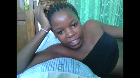 petitesweetchiq online show from February 6, 12:19 pm