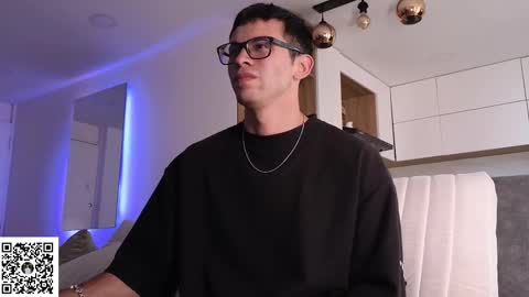 phantom_bigger1 online show from March 4, 7:55 pm