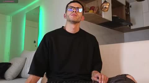 phantom_bigger1 online show from March 5, 11:28 am