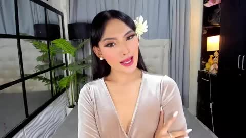 phenomenal_ivy online show from May 30, 3:43 pm