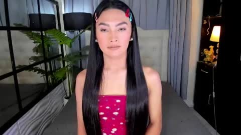 phenomenal_ivy online show from May 3, 3:23 am