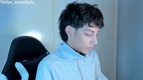 Phil.   INDEPENDENT MODEL online show from February 28, 8:20 am