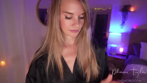 PHOENIX TAYLOR online show from December 3, 2:34 am