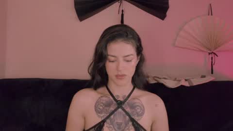 phoenixx_x online show from April 25, 4:03 am