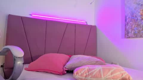 Liz online show from November 13, 8:55 pm