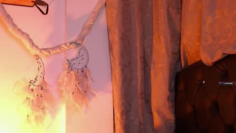  PIA FISHER  online show from February 7, 2:14 am