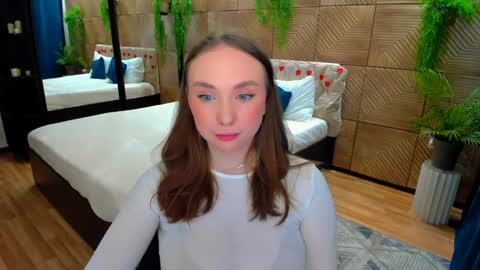 Emelie online show from April 10, 4:33 pm