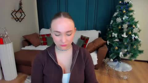 Emelie online show from January 8, 7:31 pm