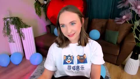 Emelie online show from September 9, 7:58 pm