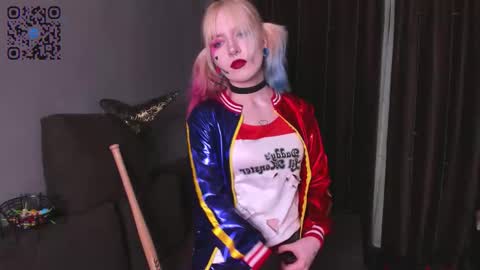 piginnya online show from October 30, 3:45 pm