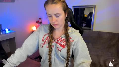 PiinkPandora online show from January 8, 9:42 pm