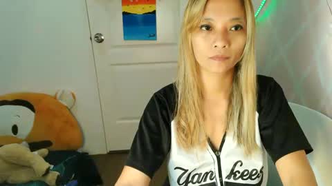 pinay beauty14 online show from February 22, 3:25 pm