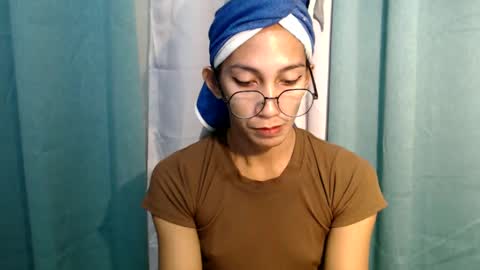 lucyLove online show from March 11, 9:24 am