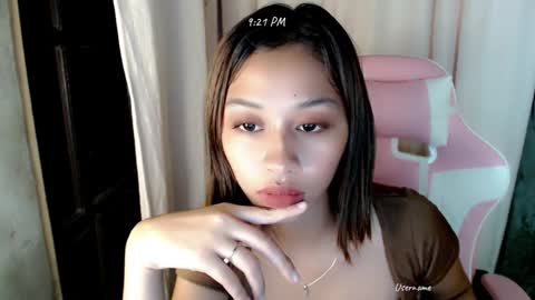 pinay_princesss online show from October 4, 1:20 pm