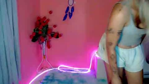 Snapshot of pinay_sweetlenatashaxx chatting on October 16, 3:33 pm call me natasha online show from October 16, 3:33 pm
