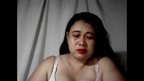 pinaymama12345 online show from September 22, 10:47 pm