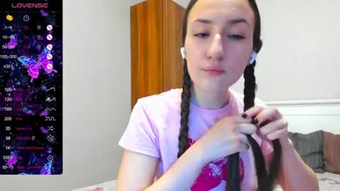 pink_soda33 online show from June 15, 4:15 am