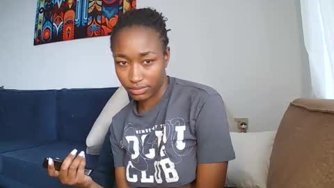 PinkyAura online show from January 8, 10:43 am