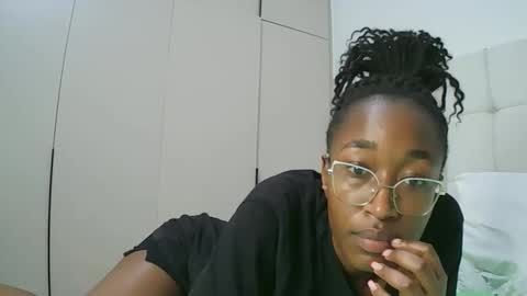 PinkyAura online show from February 3, 1:13 am