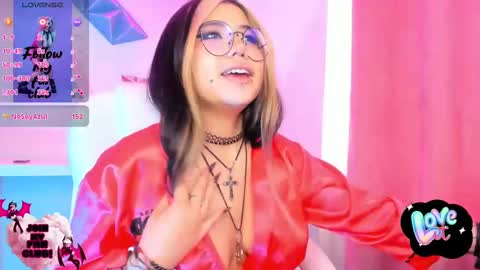 PINKK online show from November 18, 3:15 pm