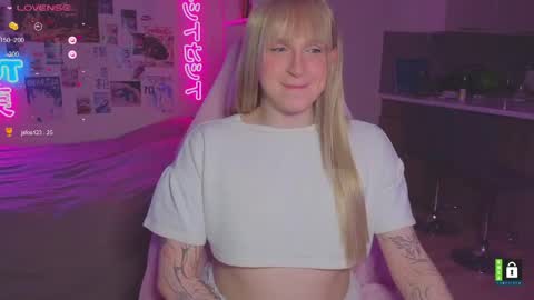 pinkvenom_ online show from March 12, 3:16 pm