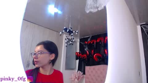 pinky_f00x online show from October 29, 9:04 pm