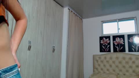 pinky_f00x online show from November 25, 8:40 pm