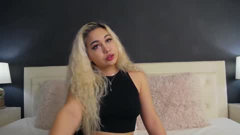  Pink  online show from February 22, 5:46 pm