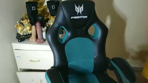 pinoyhotprincexxx online show from November 16, 11:45 am