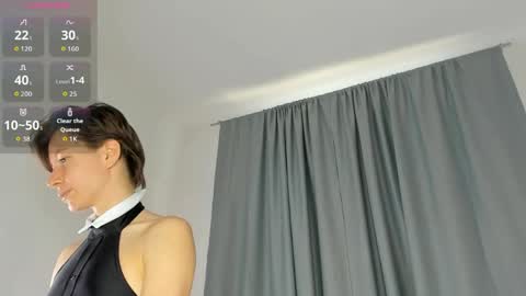 Charlie Quinn online show from April 22, 1:18 pm