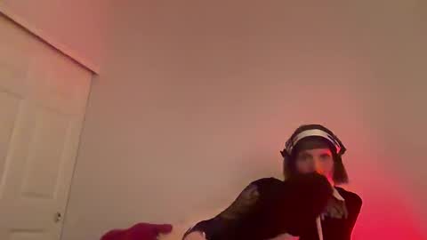 pixie_praxis online show from November 1, 4:55 am