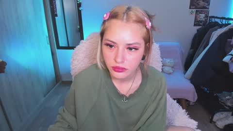 pixie online show from December 21, 1:04 am