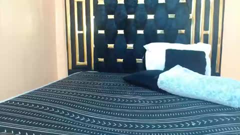 pixietease1 online show from April 4, 2:18 am