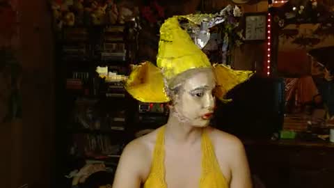 Izzy online show from October 31, 7:58 pm