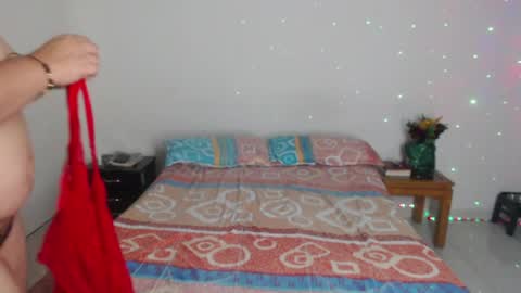 Amanda and Angelica online show from April 9, 6:19 am