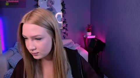 Sophie online show from October 17, 7:29 pm