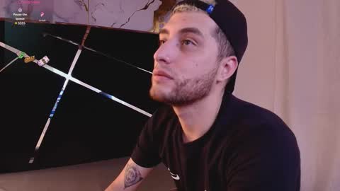 JUAN AND JULI online show from October 28, 9:38 pm