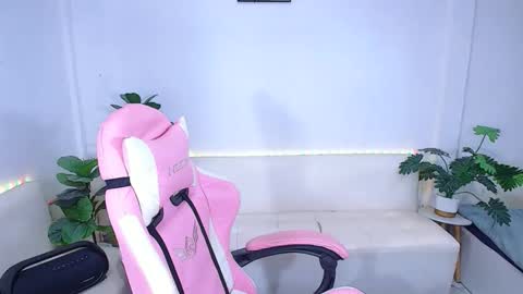 Ploysai online show from November 3, 8:04 am