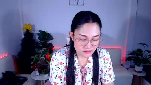 Ploysai online show from July 16, 8:50 am