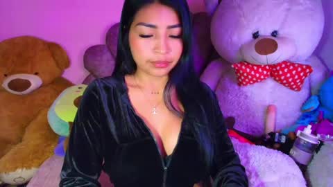 Nicole online show from June 5, 2:22 pm