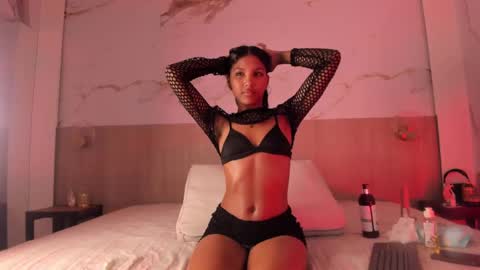 Snapshot of pocahontas_pow chatting on March 4, 11:40 am Pocahontas  online show from March 4, 11:40 am