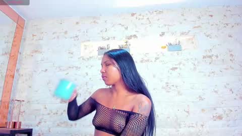 Snapshot of pocahontas_pow chatting on October 7, 12:23 pm Pocahontas  online show from October 7, 12:23 pm