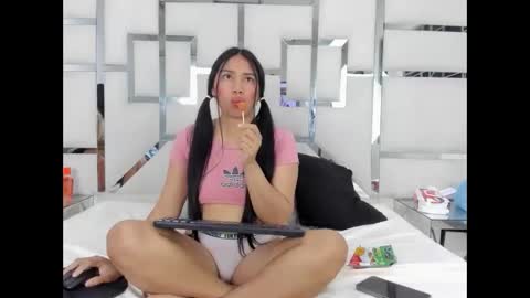 Pocahontasmith online show from January 15, 7:17 am