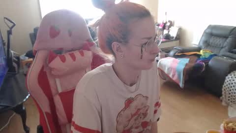 PocketPlywood online show from April 15, 5:05 pm