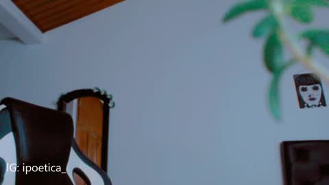 IG ipoetica  online show from December 19, 12:02 am